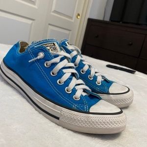 BLUE CONVERSE SHOES